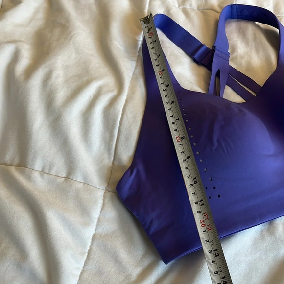 Lululemon  "2022" AirSupport Bra
*High Support, 36 C
 Lavender, Running Aerobics - Picture 11 of 11